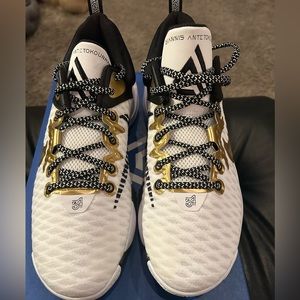 Giannis Immortality— size 9.5 Brand New! Never worn with new box